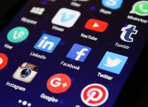 Les contenus tendances et trends du moment : ce qui cartonne sur les réseaux sociaux